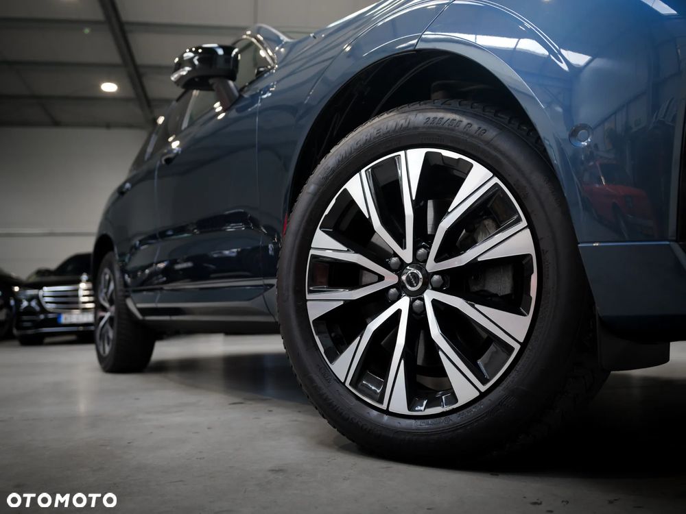 Volvo XC 60 B4 D AWD Plus Dark - 13