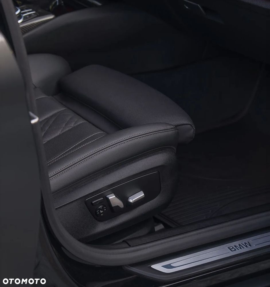 BMW Seria 5 530i xDrive M Sport Edition - 18