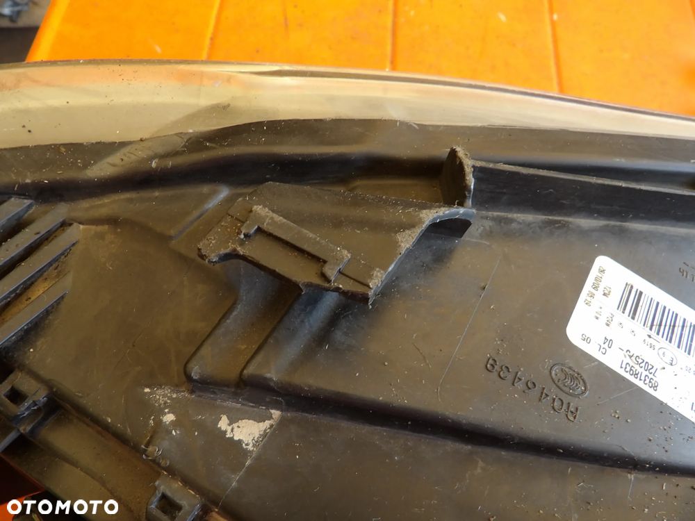 BMW - E90 - H7 - LIFT - PĘKNIĘTA OBUDOWA - LEWA LAMPA PRZEDNIA - UK - 7202575 - 12