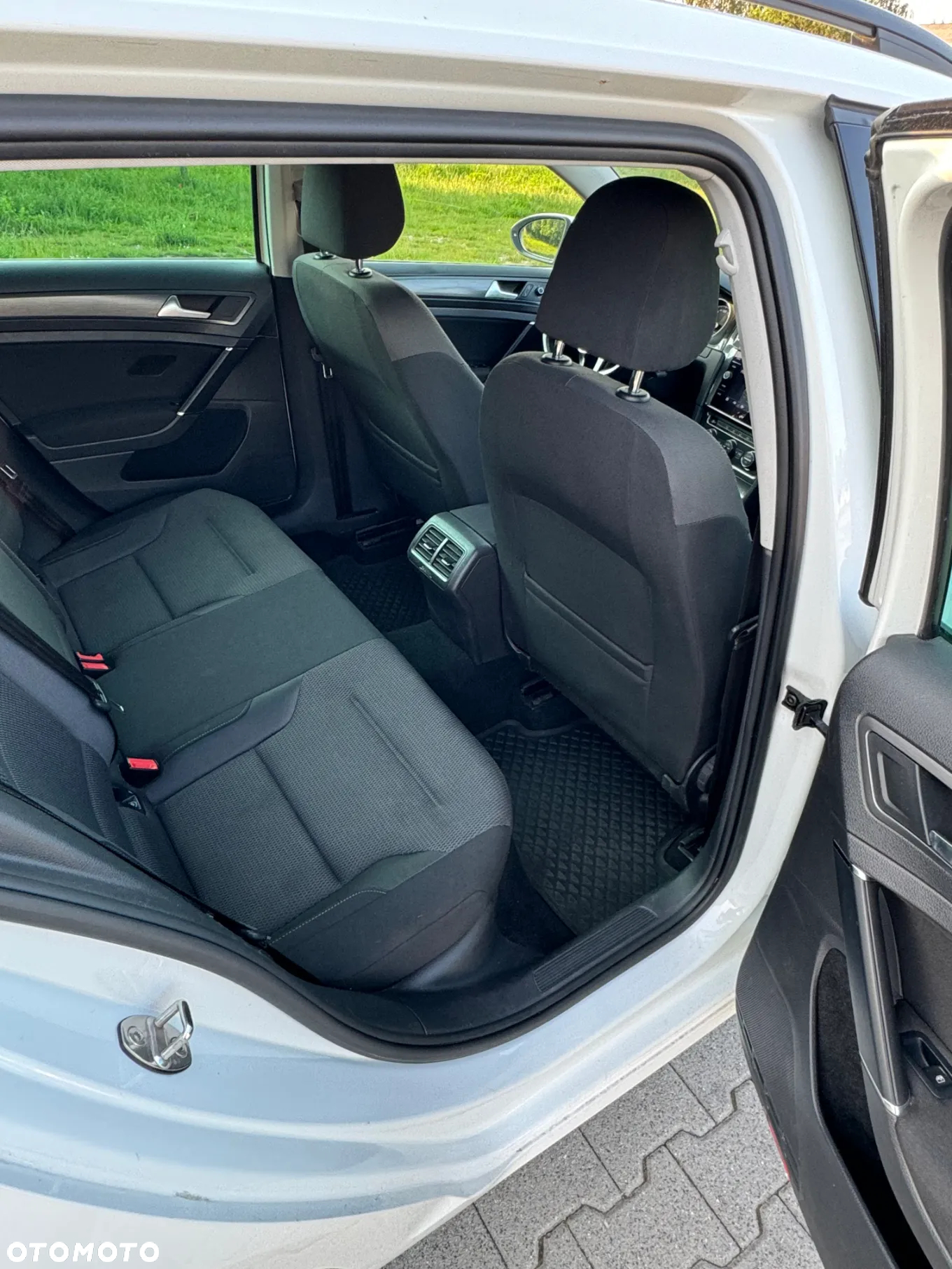 Volkswagen Golf VII 1.6 TDI BMT Comfortline - 29