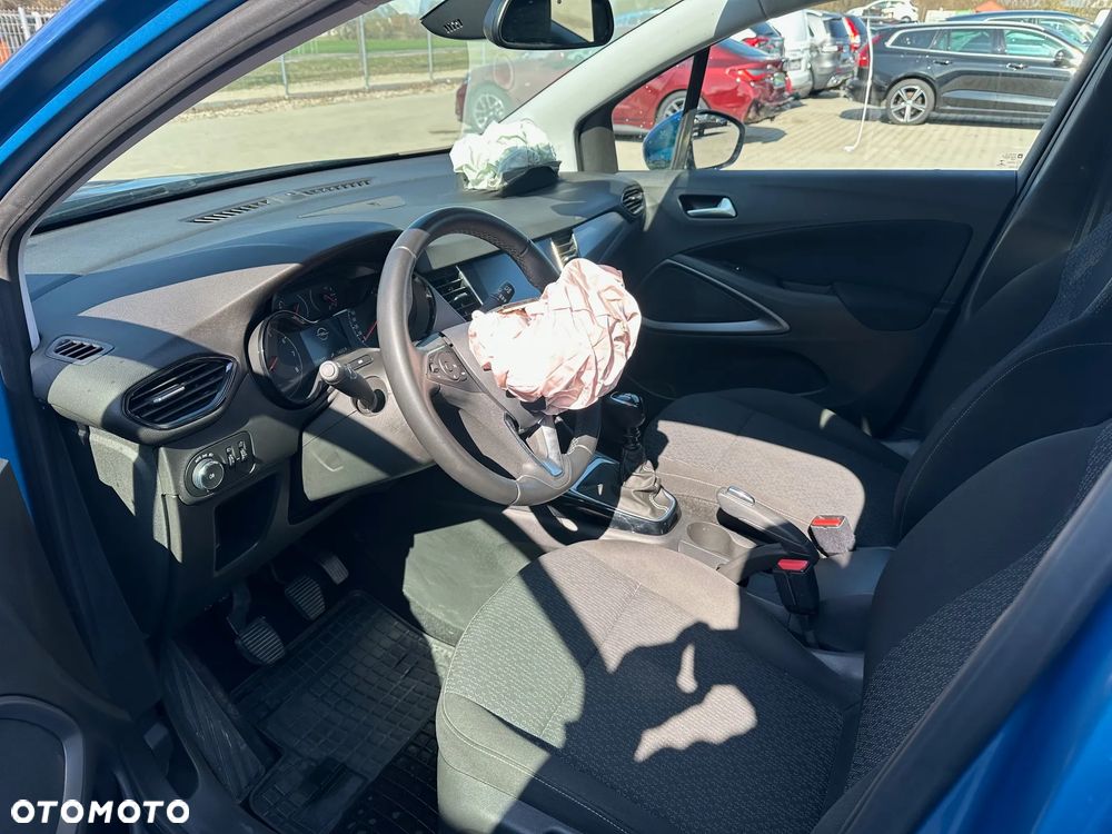 Opel Crossland X - 11