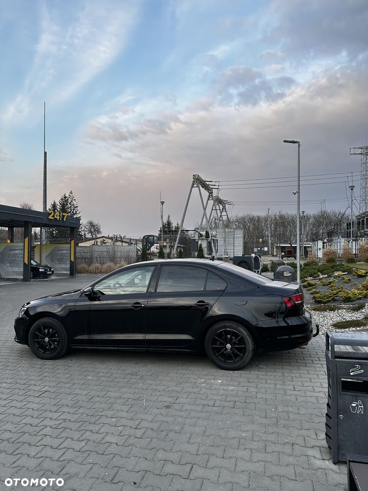 Volkswagen Jetta - 7