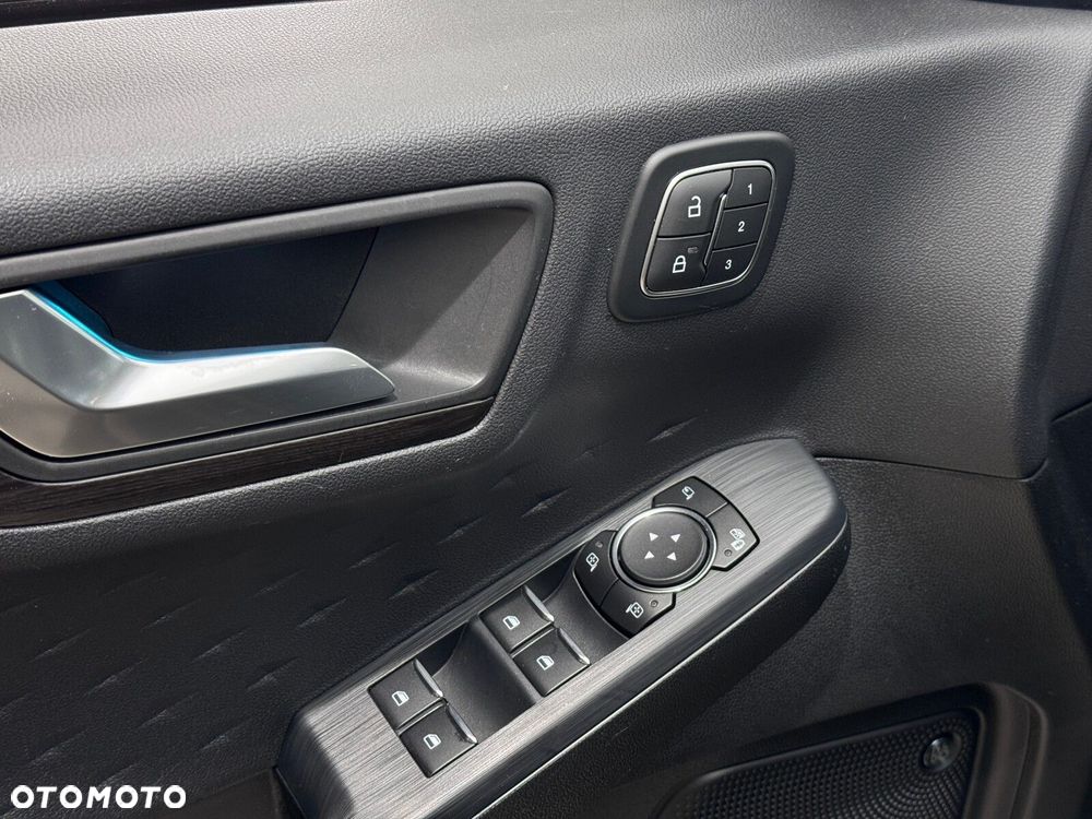 Ford Kuga - 21