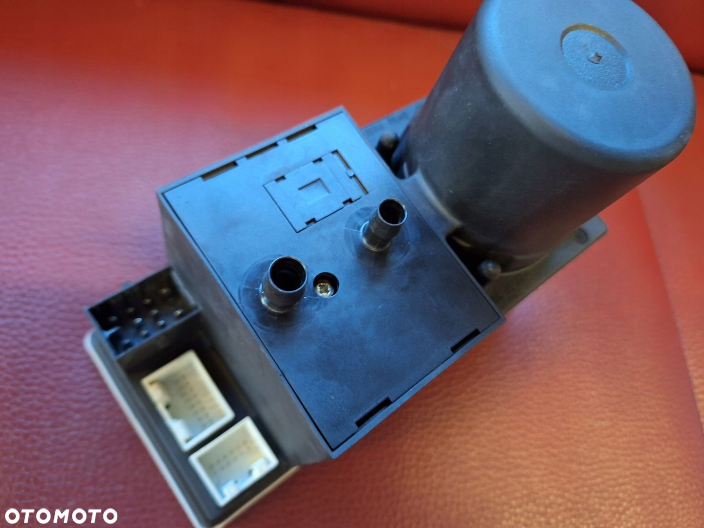 AUDI A4 B5 8D LIFT FL 8D5 8D2 99-01 VD0 POMPKA CENTRALNEGO ZAMKA 8D0862257C - 3