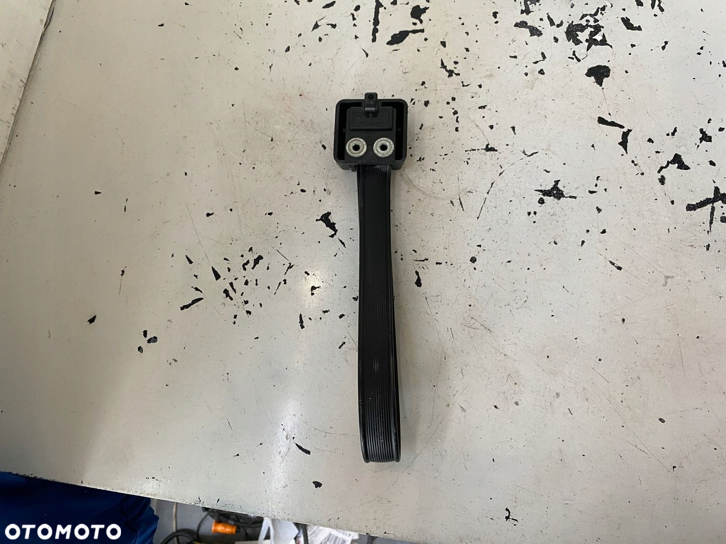 VW T5 UCHWYT RĄCZKA KLAPY TYŁ 7H0829621 - 4