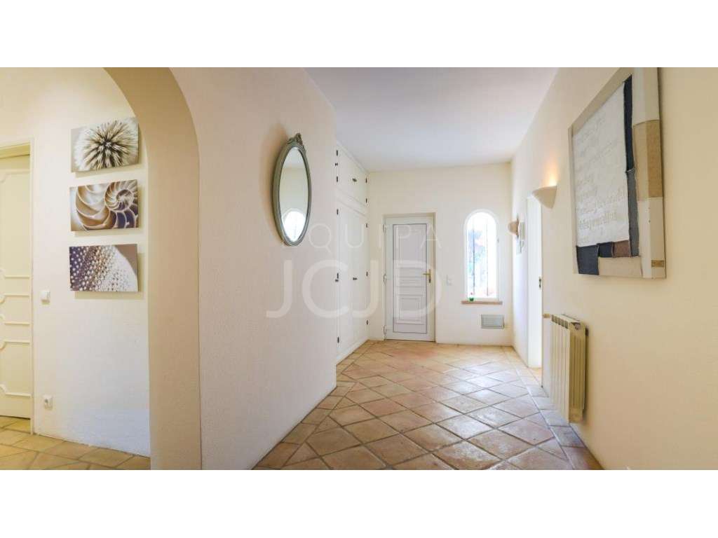 Fantástica Moradia Isolada T4 Frente ao Golfe, Totalmente Remodelad... - Grande imagem: 3/53