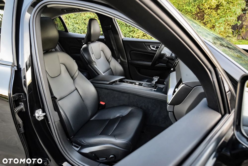 Volvo S60 T5 Momentum Pro - 28