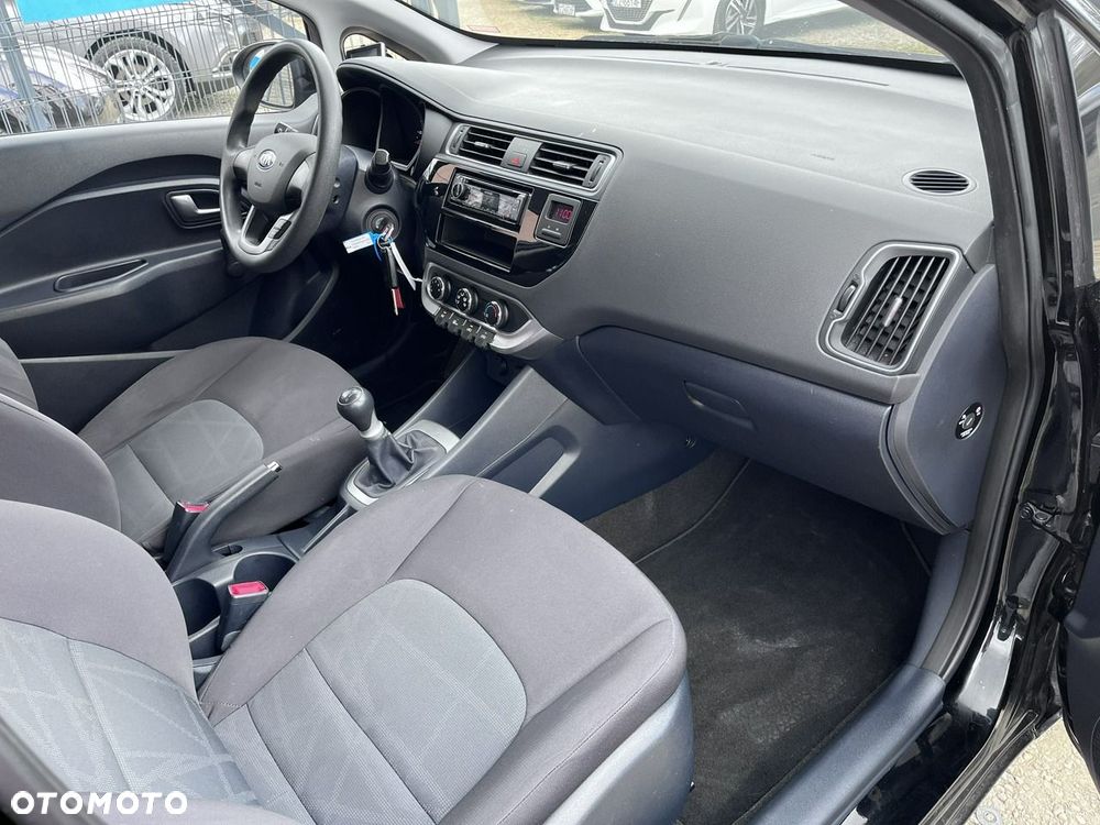 Kia Rio - 17
