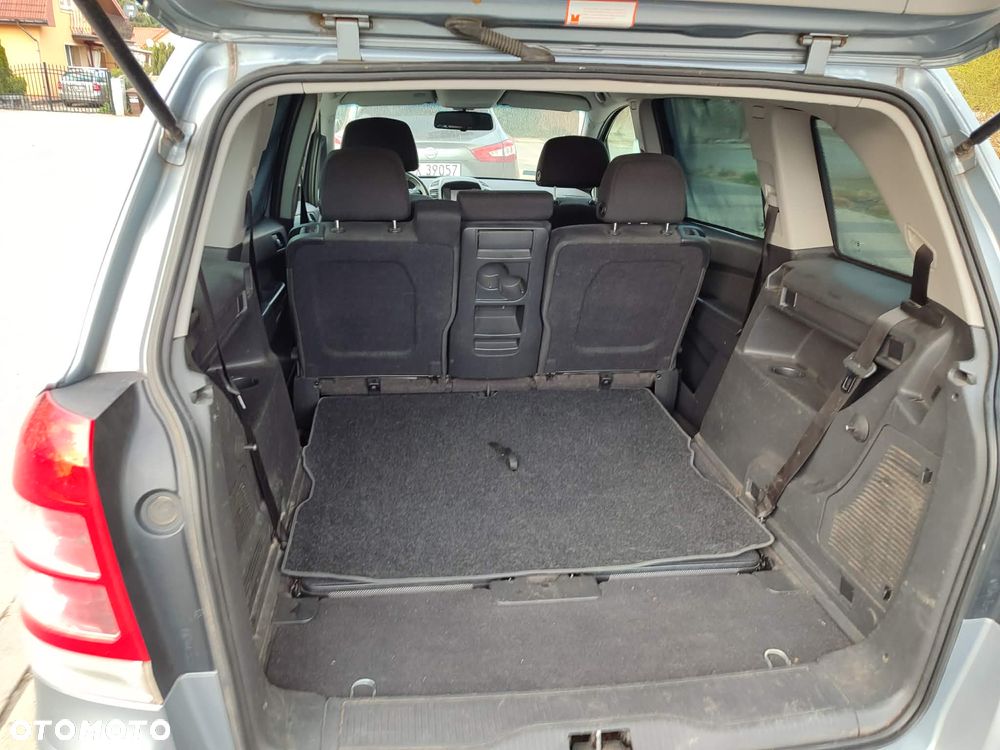 Opel Zafira 1.6 - 11