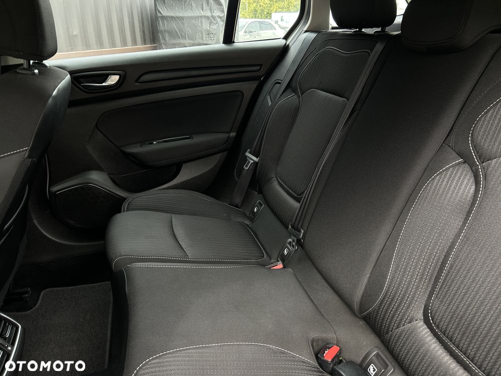 Renault Megane TCe 140 GPF EDC ZEN - 17