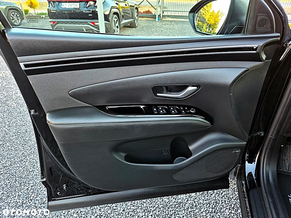 Hyundai Tucson 1.6 T-GDi HEV Executive 2WD - 29