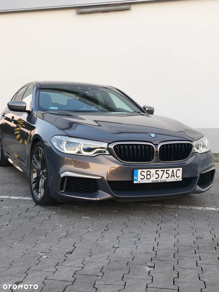 BMW Seria 5 M550i xDrive sport - 38