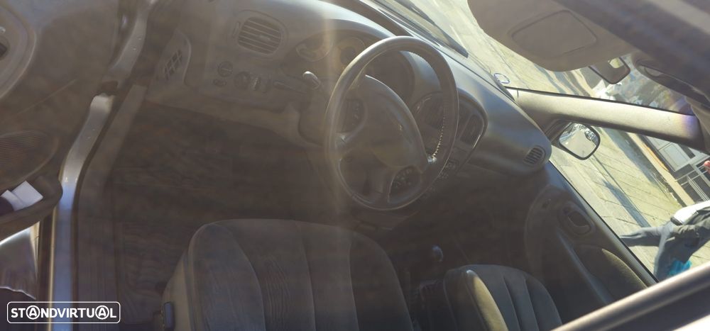 Chrysler Grand Voyager 2.5 CRD SE - 7