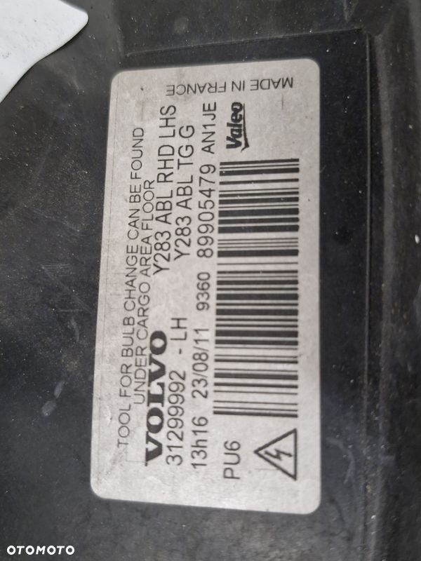 VOLVO S60 2 II LAMPA LEWY PRZÓD LEWA PRZEDNIA REFLEKTOR XENON UK 31299992 - 5