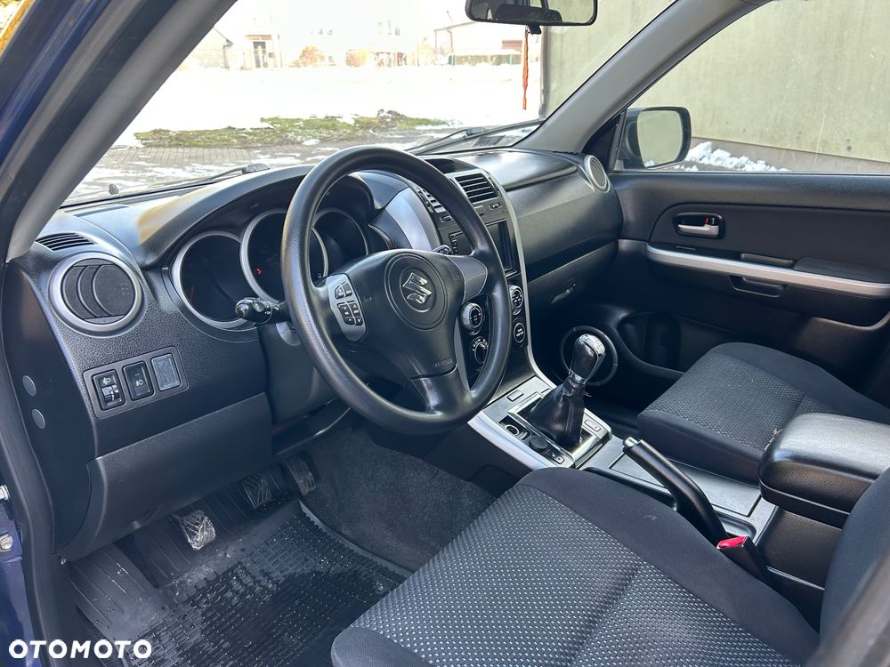 Suzuki Grand Vitara 2.0 - 8