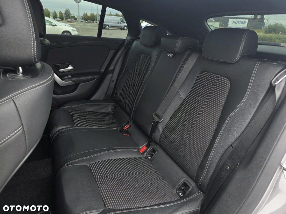 Mercedes-Benz CLA - 12