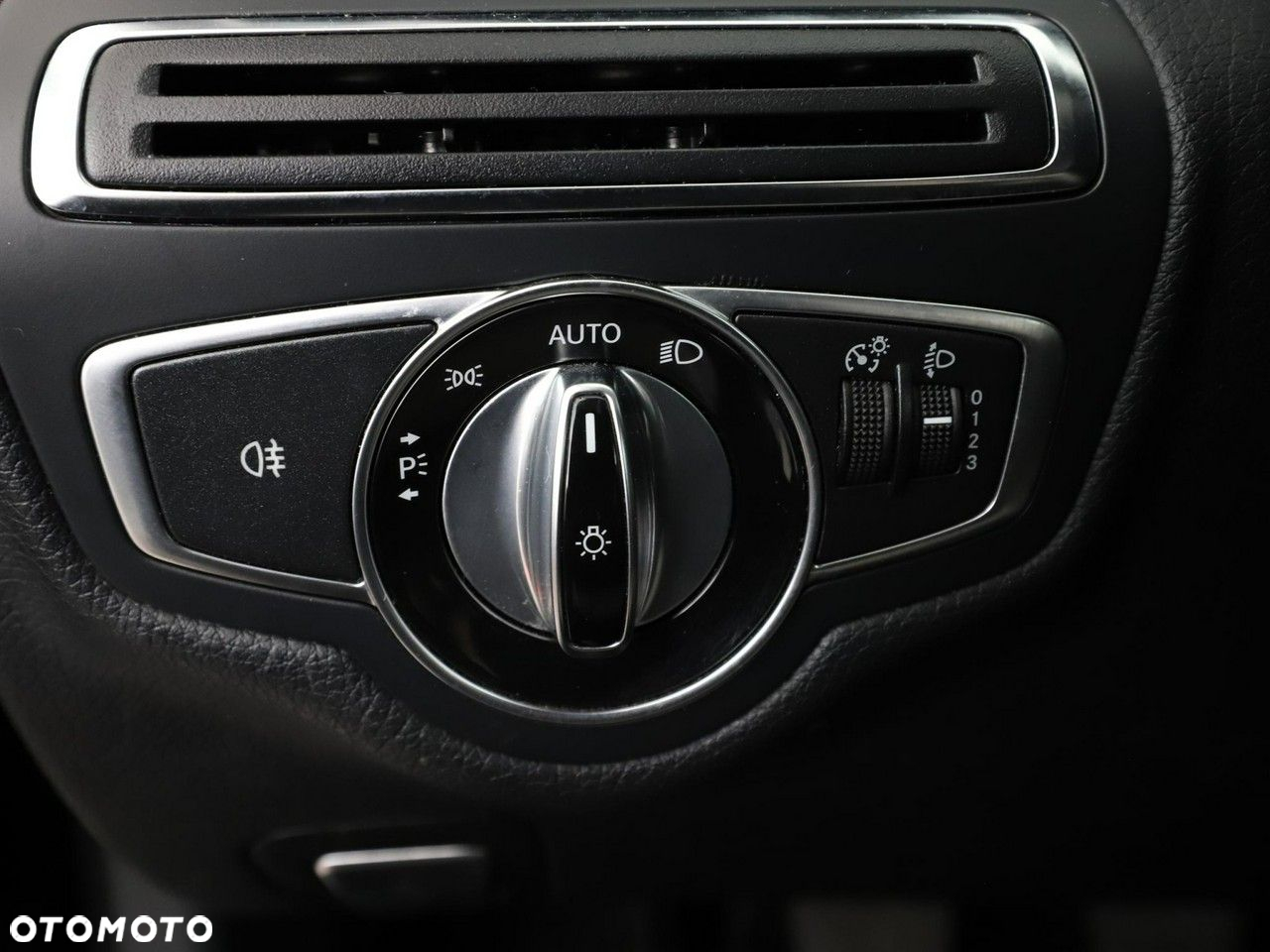 Mercedes-Benz Klasa C 200 (BlueTEC) d T Avantgarde - 34
