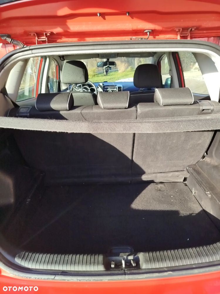 Kia Venga 1.6 L - 11