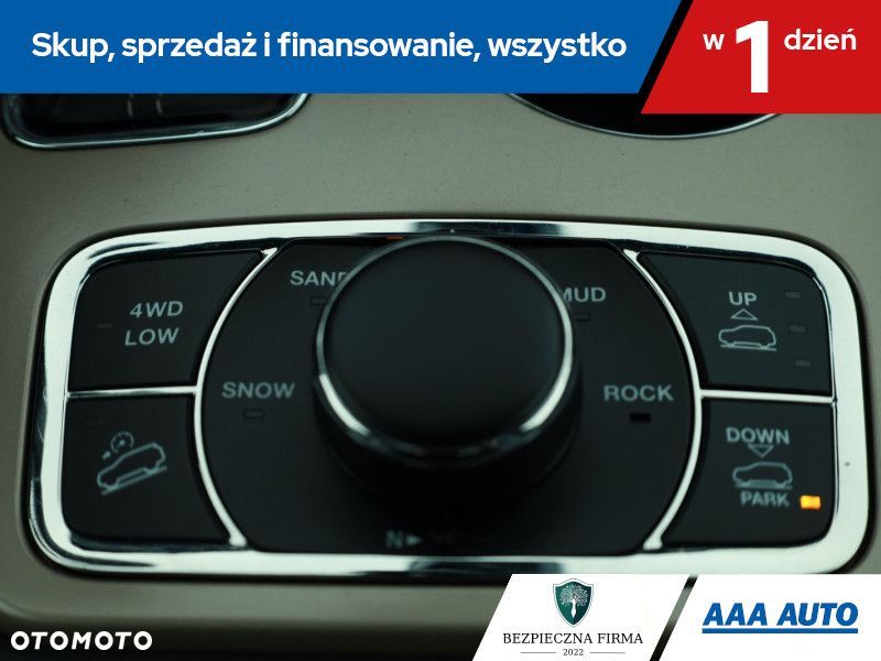 Jeep Grand Cherokee - 18