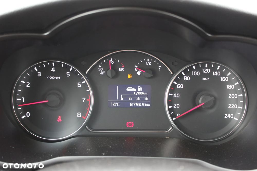 Kia Carens 1.6 GDI XL - 29