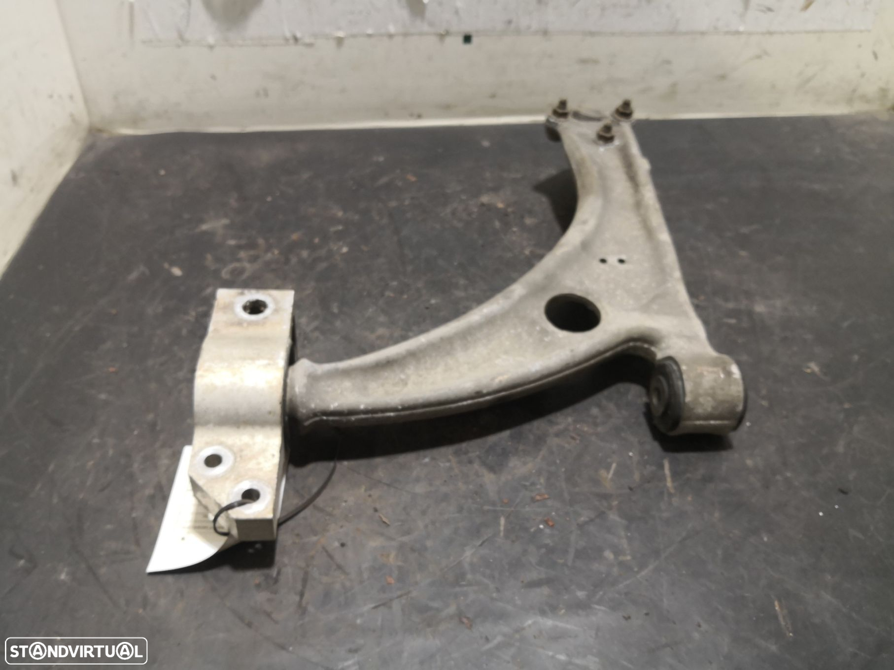 Braço Suspensão Frente Dto Volkswagen Passat Variant (3C5) - 4