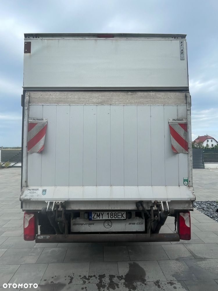 Mercedes-Benz 906 lift - 12