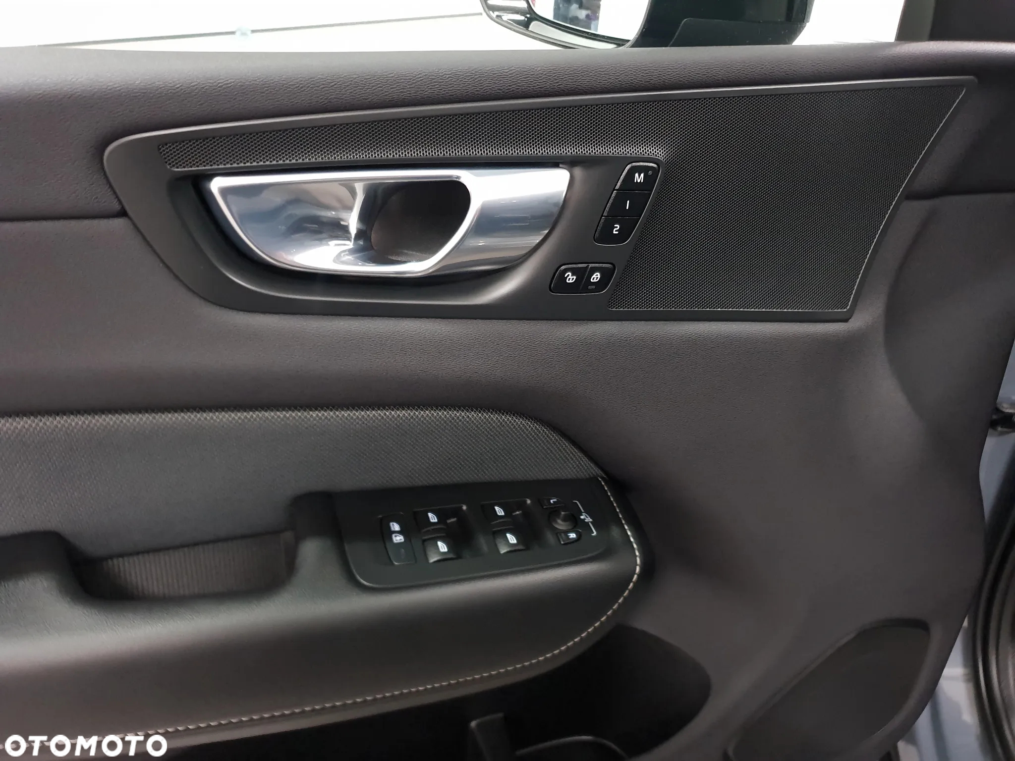 Volvo XC 60 B4 D Geartronic RDesign - 12