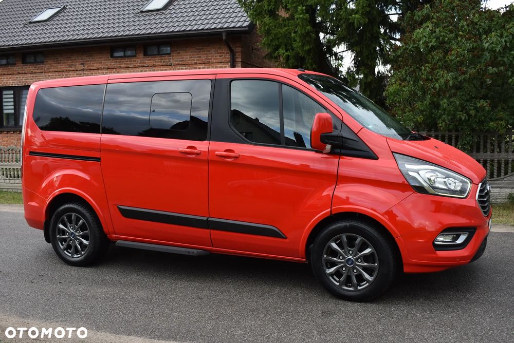 Ford Tourneo Custom - 15