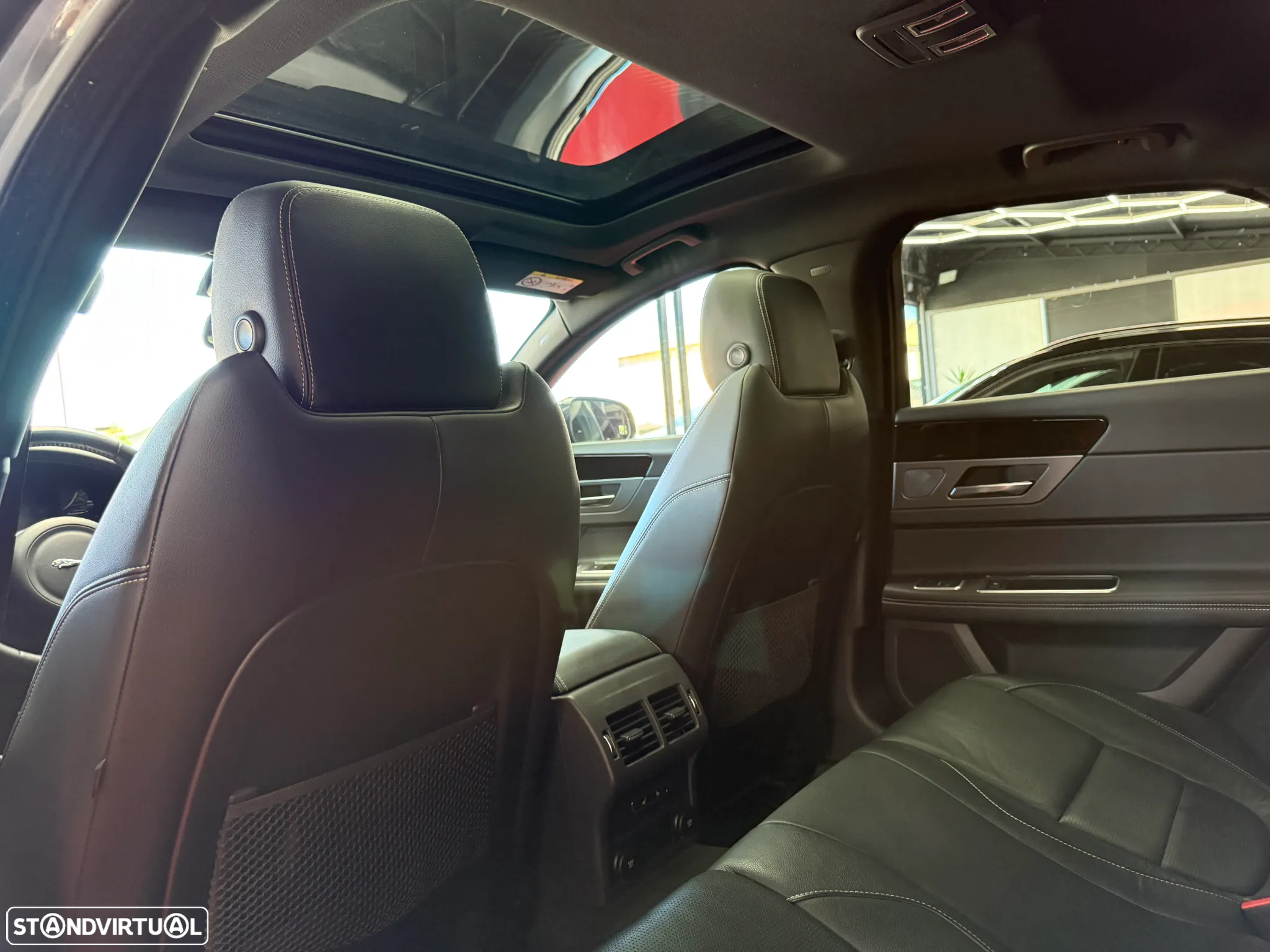 Jaguar XF 3.0 TDV6 300 Sport - 13