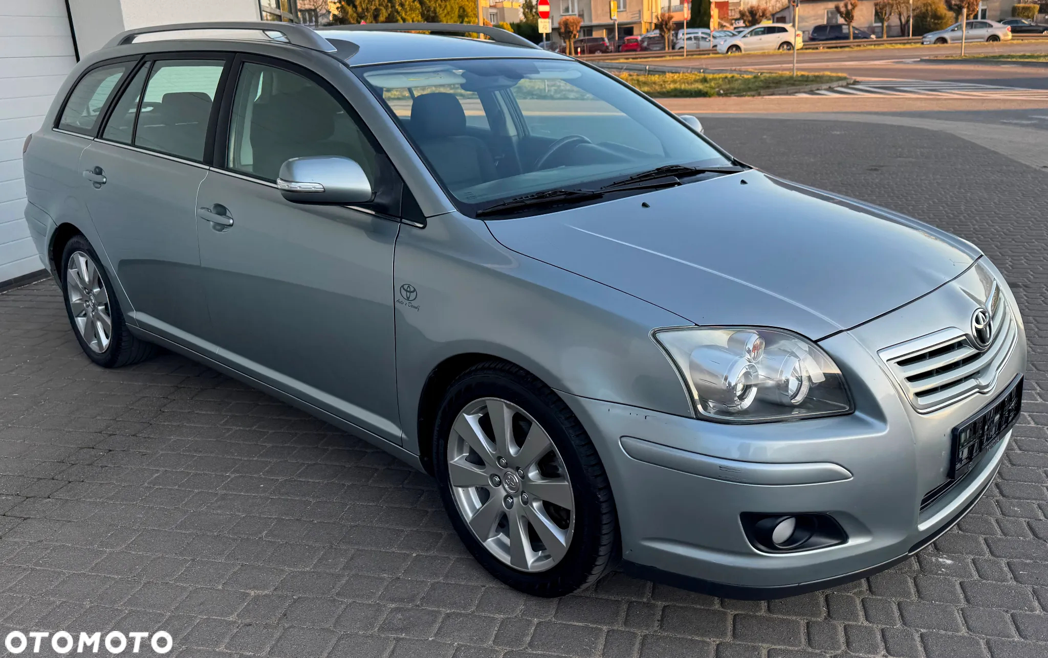 Toyota Avensis 2.2 D-4D Combi Executive - 34