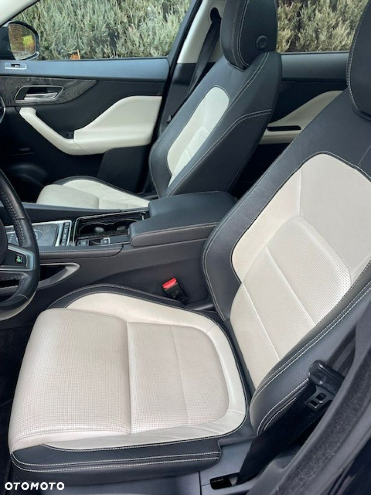 Jaguar F-Pace - 26