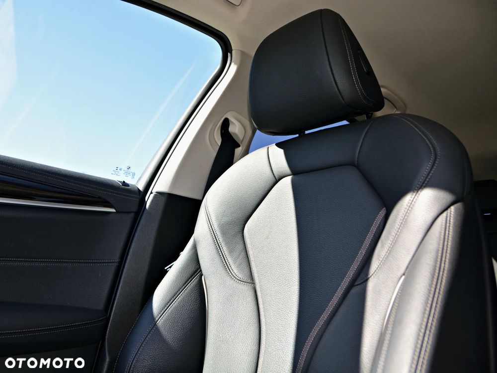 BMW Seria 5 520d Luxury Line sport - 11