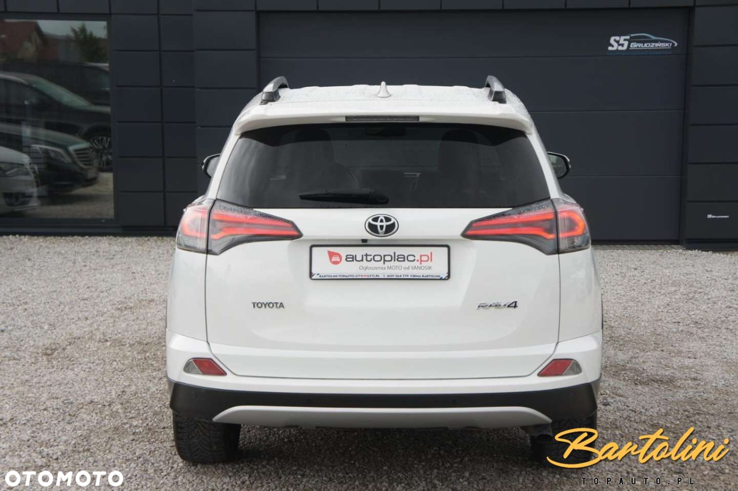Toyota RAV4 - 6