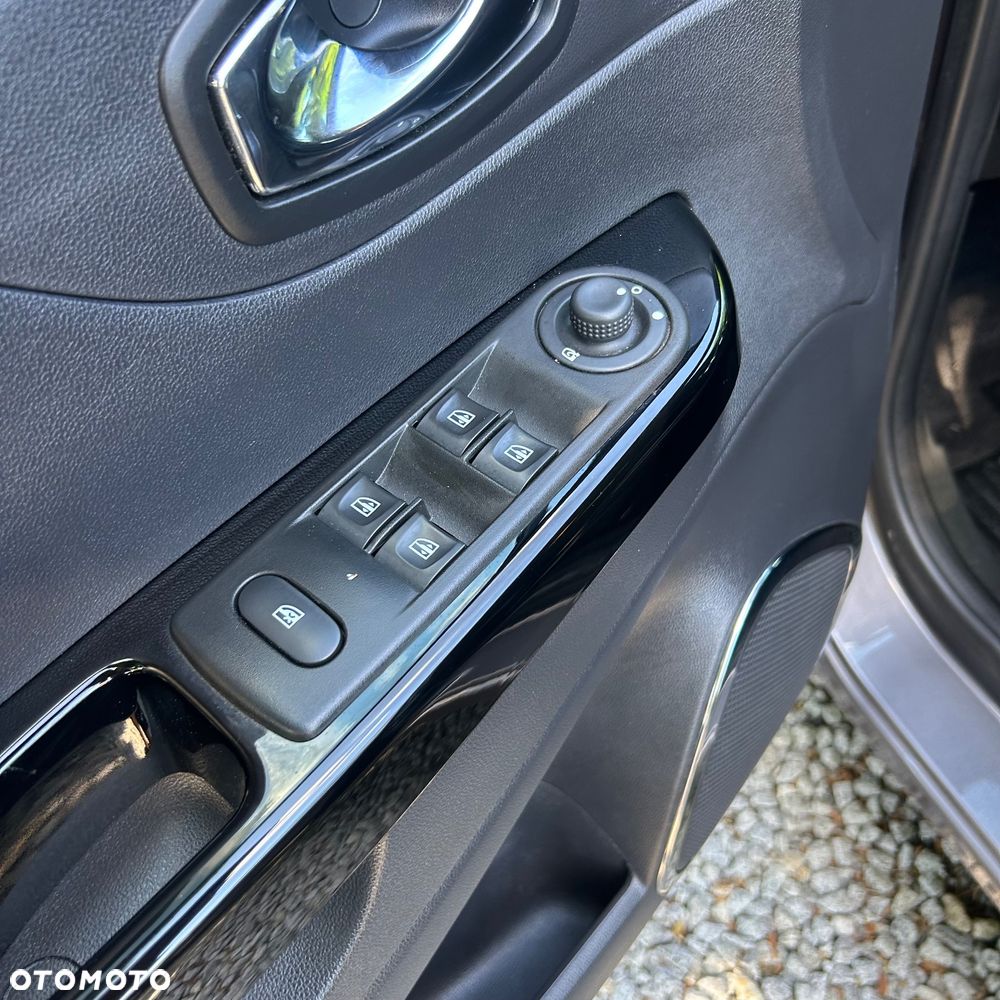 Renault Captur dCi 90 EDC Helly Hansen - 12