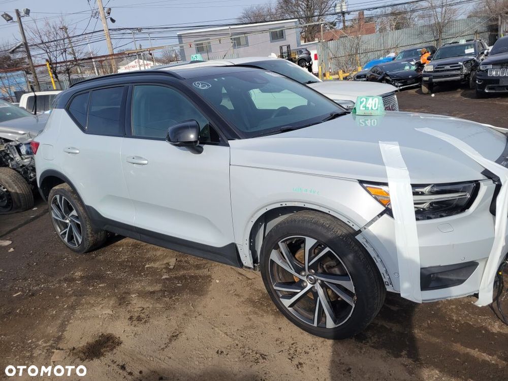 Volvo XC 40 T5 AWD Geartronic R-Design - 1