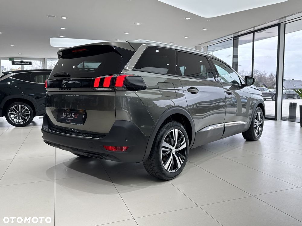 Peugeot 5008 - 5