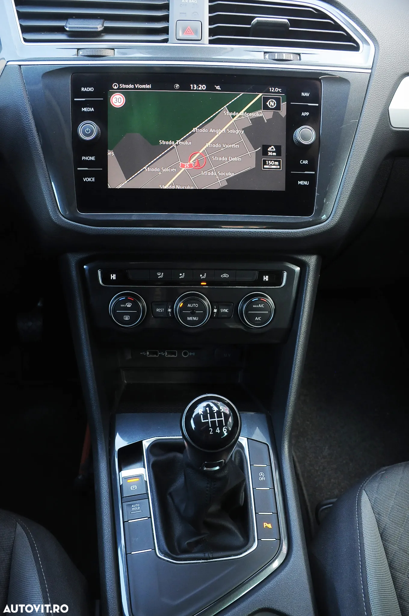 Volkswagen Tiguan 1.5 TSI ACT Comfortline - 14
