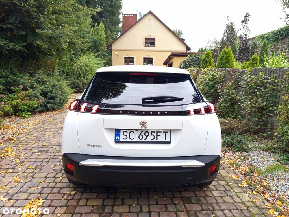 Peugeot 2008 BlueHDi 100 STOP & START Signature - 11