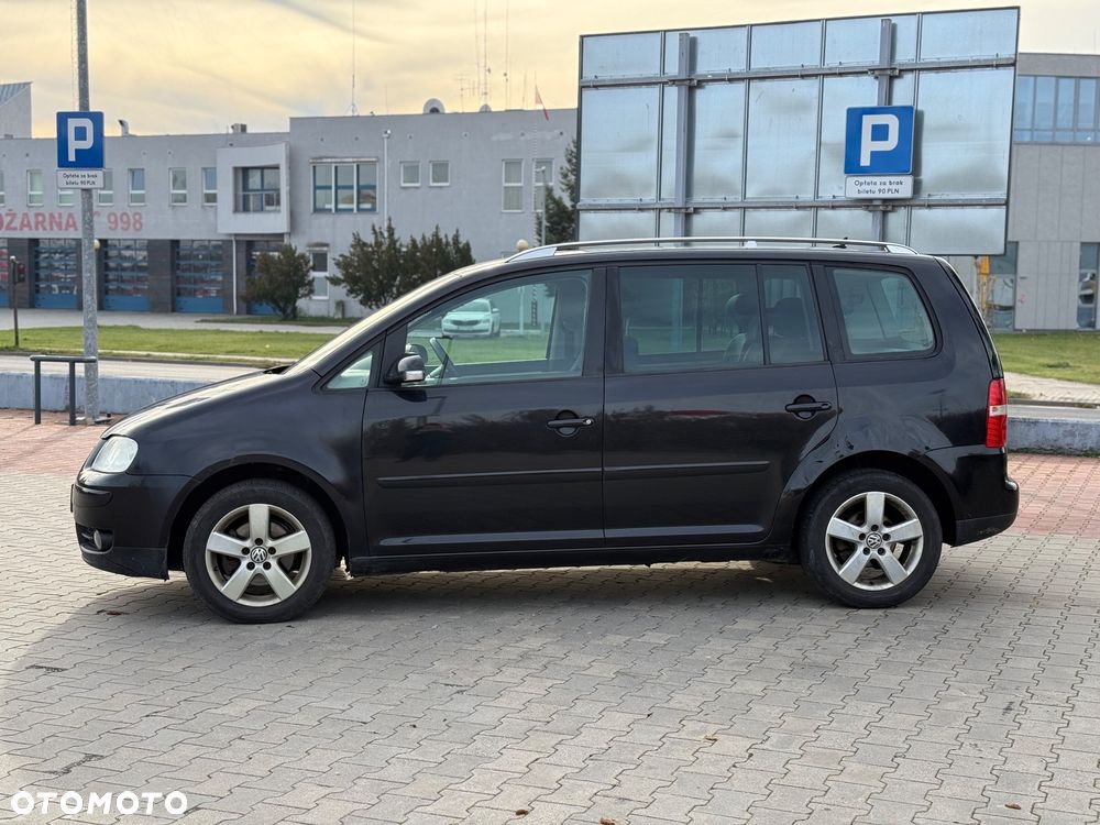 Volkswagen Touran 2.0 TDI Highline DSG - 2