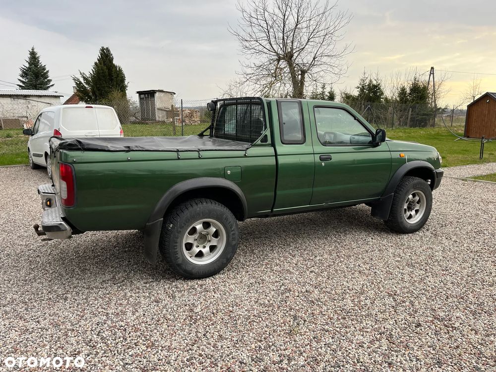 Nissan King Cab - 6