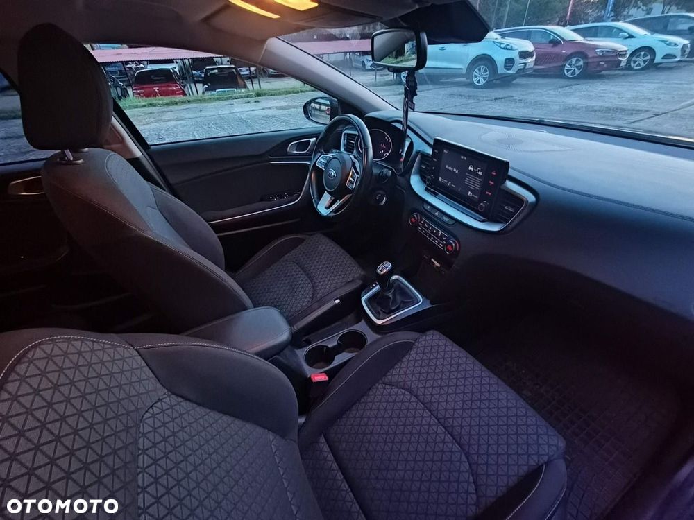 Kia Ceed - 26