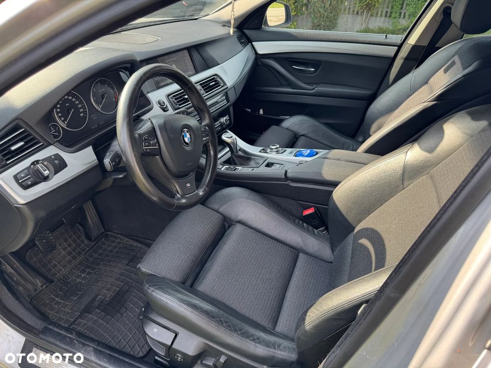 BMW Seria 5 525d - 6