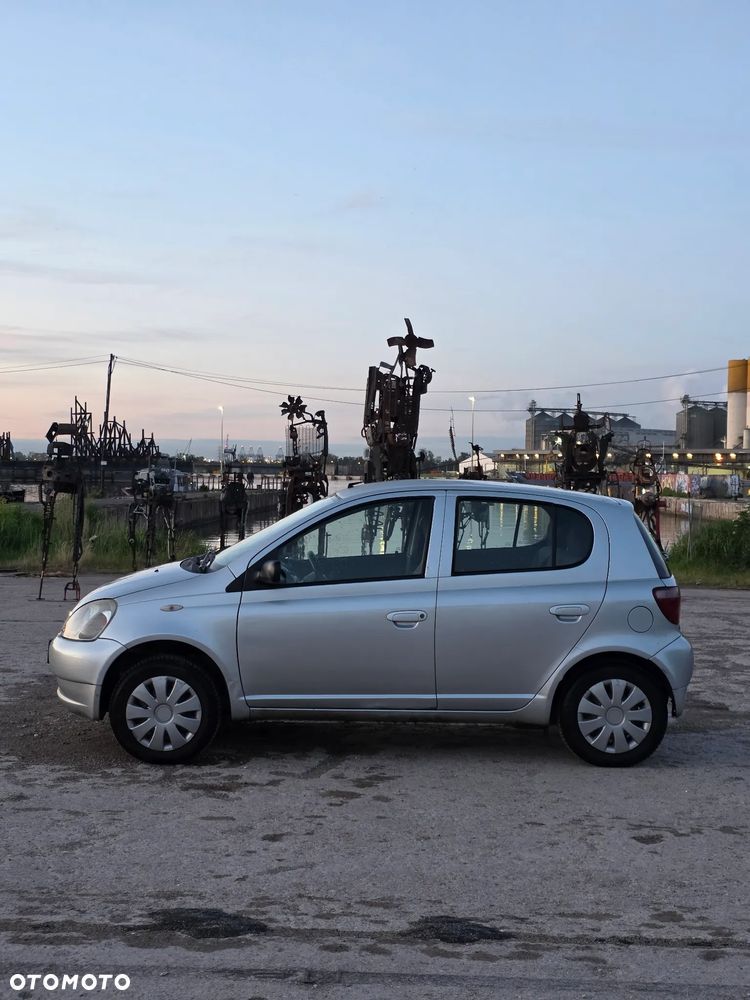 Toyota Yaris 1.0 Terra - 2