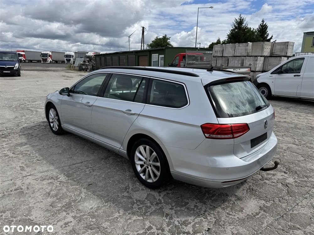 Volkswagen Passat - 10
