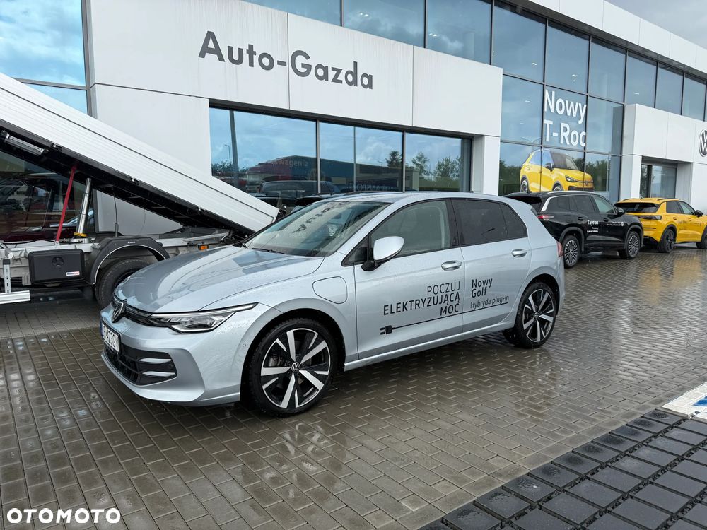 Volkswagen Golf 1.5 eTSI mHEV Life Plus DSG - 2