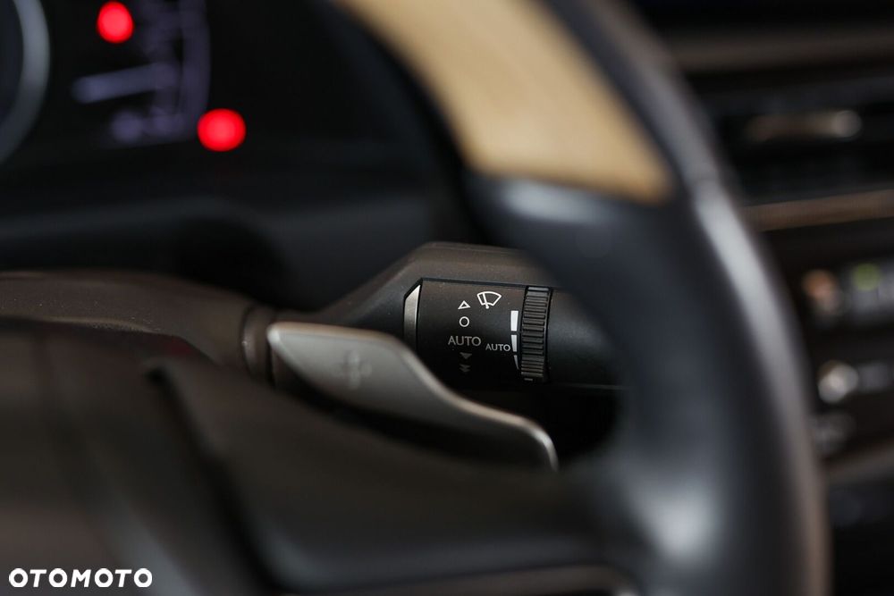 Lexus ES 300h Omotenashi - 41