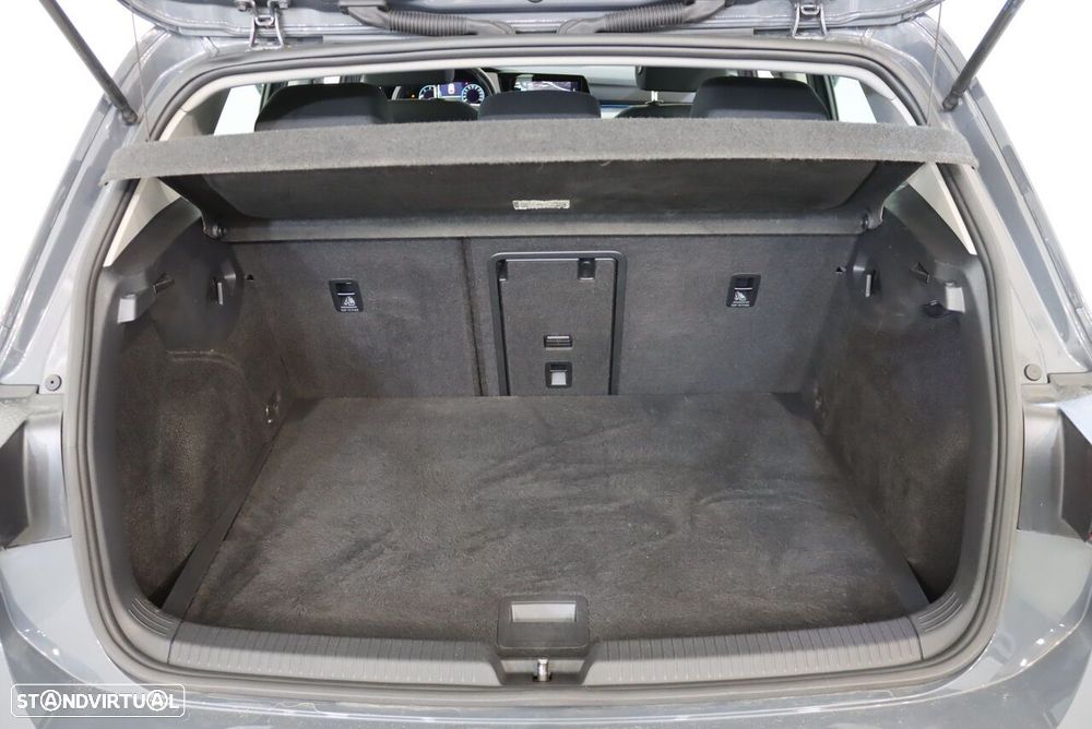 VW Golf 2.0 TDI Life - 38