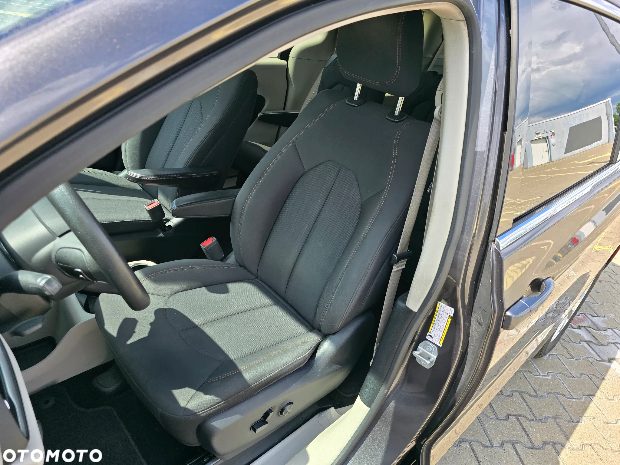 Chrysler Pacifica - 17