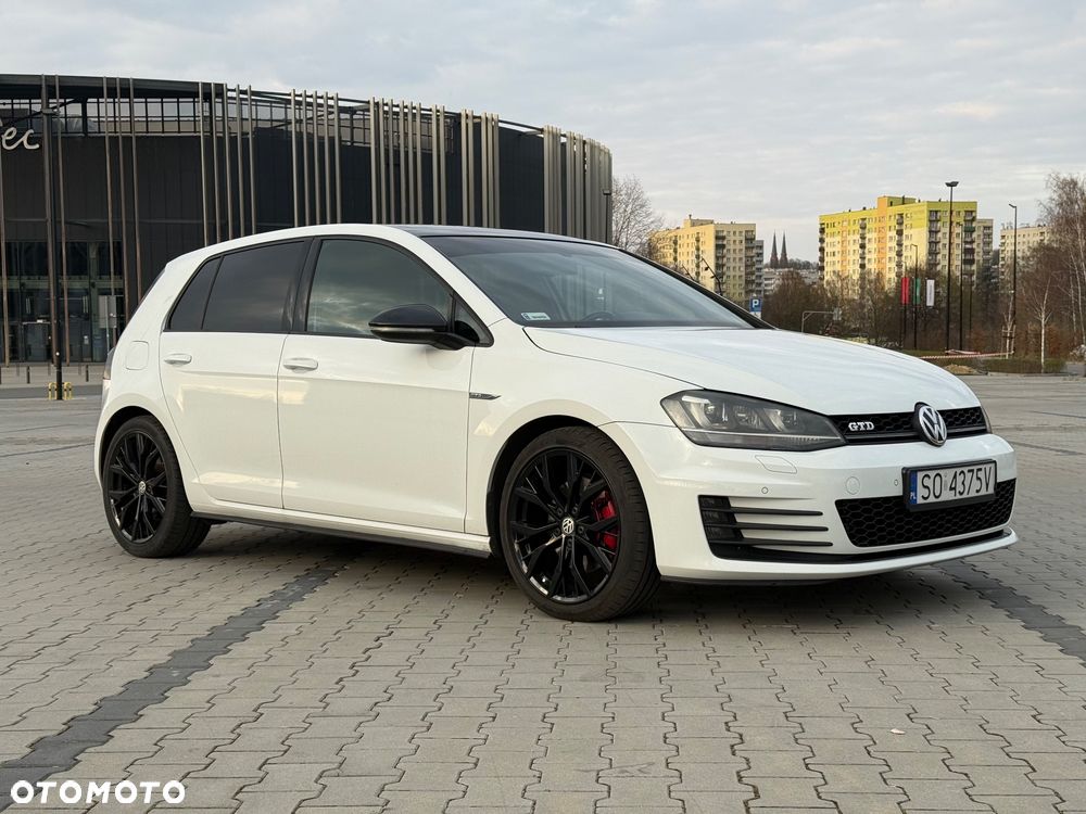 Volkswagen Golf - 4