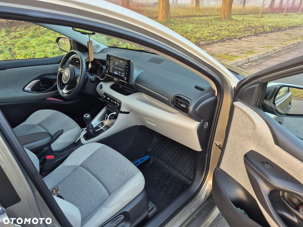 Toyota Yaris 1.5 Selection Elegant - 16